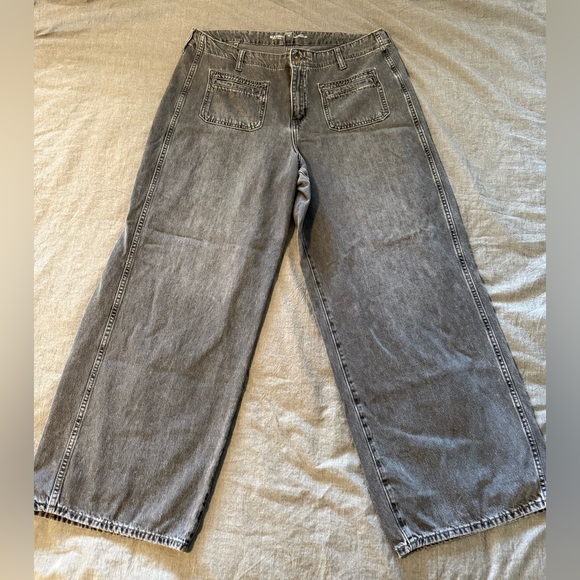Old Navy Women’s Drapey Denim High-Rise Baggy Wide Leg Size 14 - Picture 2 of 7